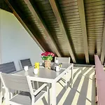 Victoria C 8 By Interhome Daire